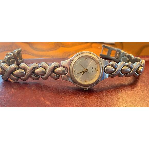 Women's 23mm Silver Tone Relic Watch ZR33265 - Picture 2 of 3